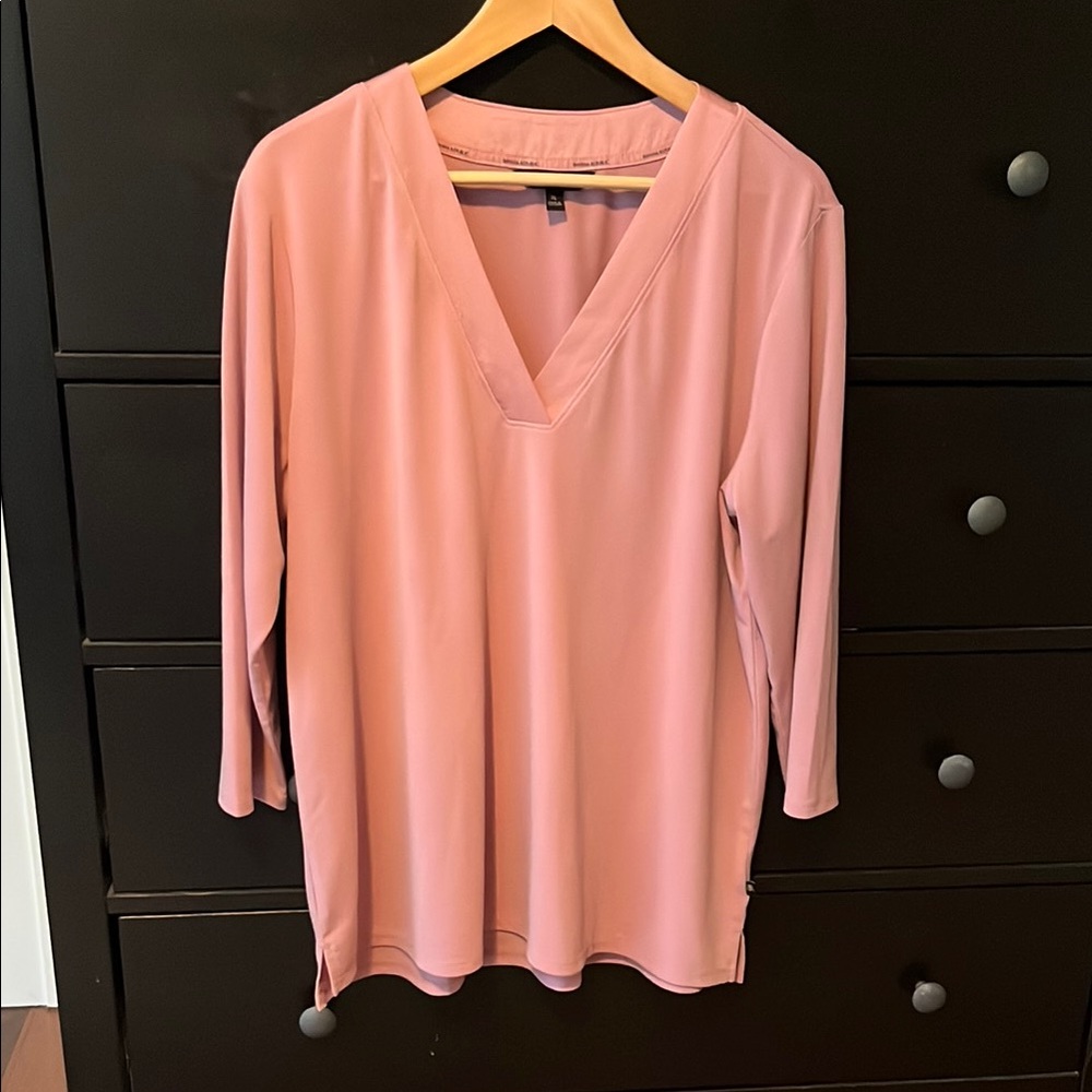 Banana Republic Women's Pink V-Neck Top